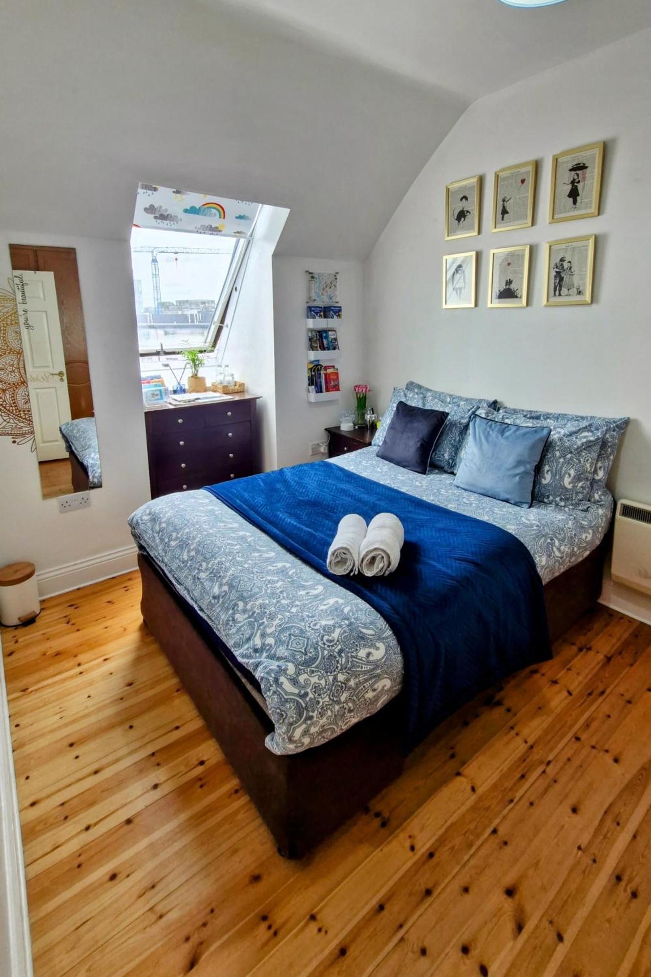 Private Double Bedroom In Front Of The Galway Port - Guest House Extérieur photo